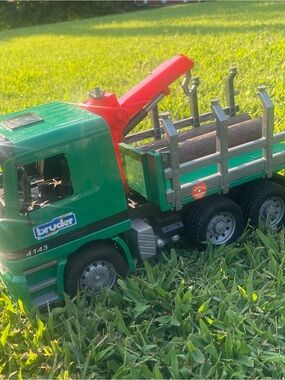 Bruder Green & Red Log Transport Truck Toy